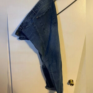 Lindbergh’s Navy Blue Straight Leg Jeans: A Timeless Classic